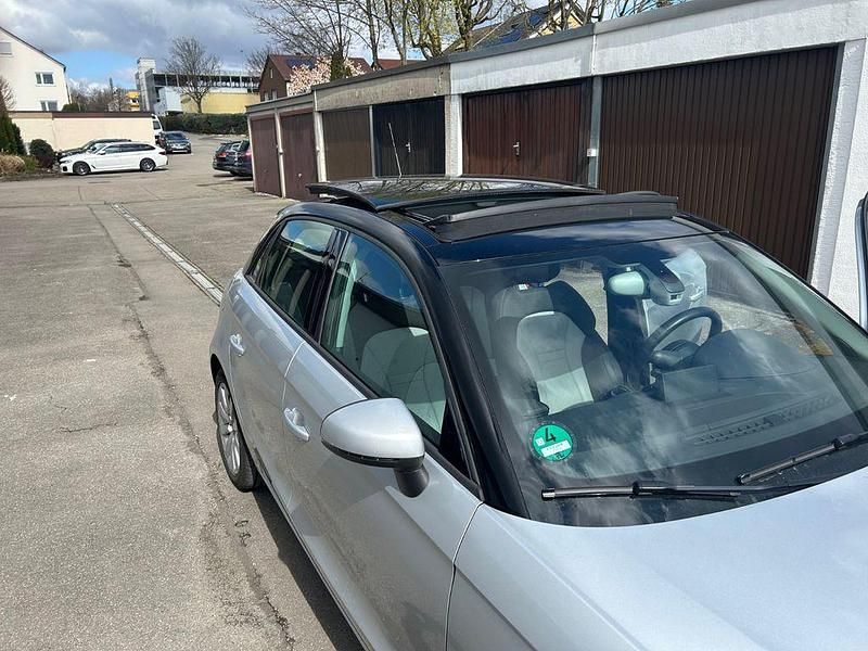 Gebraucht Audi A1 Sportback Attraction 122 PS (89 kW) 2012 Silber Kleinwagen