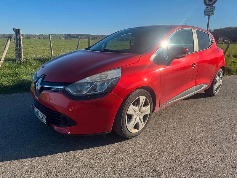 Gebraucht Renault Clio IV Experience 73 PS (53 kW) 2015 Rot Limousine