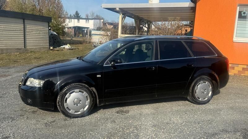 Schwarz Gebraucht 2003 Audi A4 Kombi | 3.250 € (Etwas zu teuer) - Bild 1/4