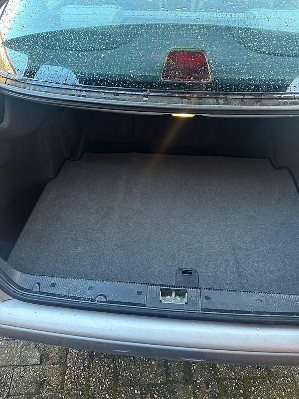 Gebraucht Mercedes 240 170 PS (125 kW) 1998 Silber Limousine