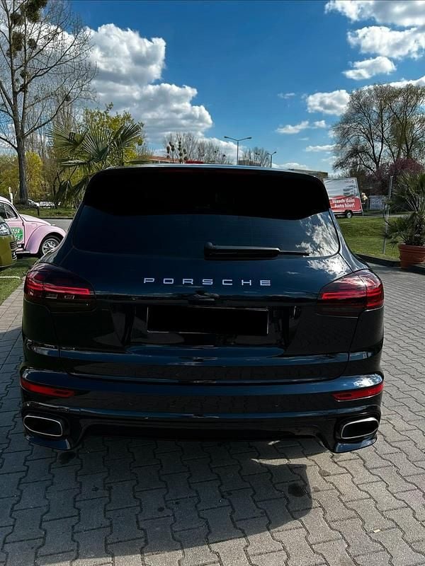 Second-hand Porsche Cayenne 262 CP (192 kW) 2015 Albastru SUV