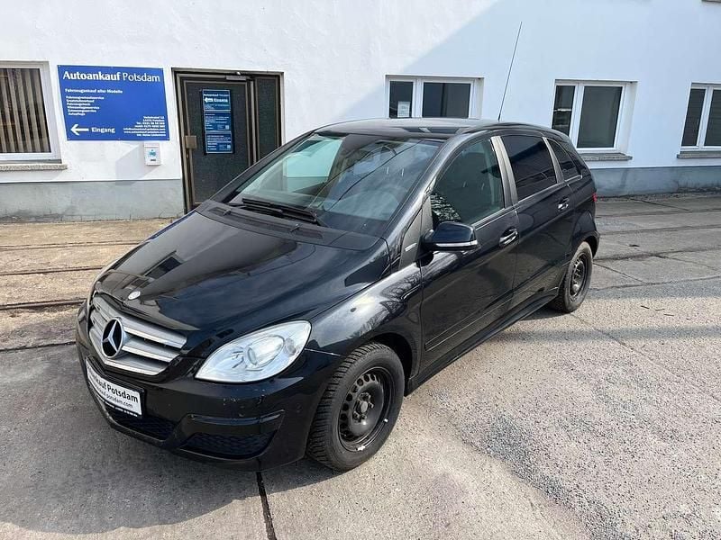 Gebraucht Mercedes B180 116 PS (85 kW) 2009 Schwarz Van / Kleinbus
