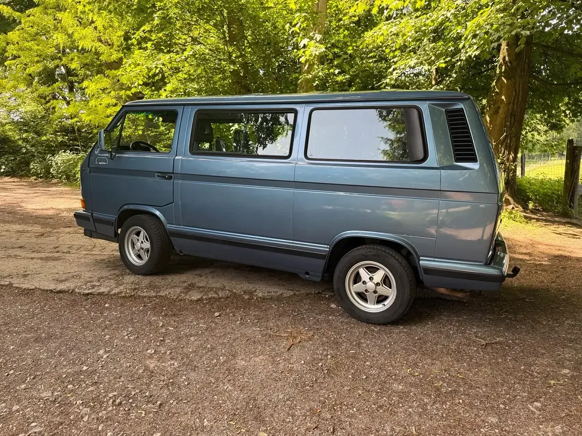 Gebraucht VW Multivan Edition 92 PS (67 kW) 1990 Blau Van / Kleinbus