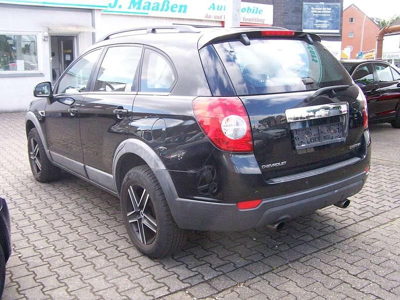 Gebraucht Chevrolet Captiva LS 163 PS (119 kW) 2013 Karbonschw graphitschw midnigh SUV