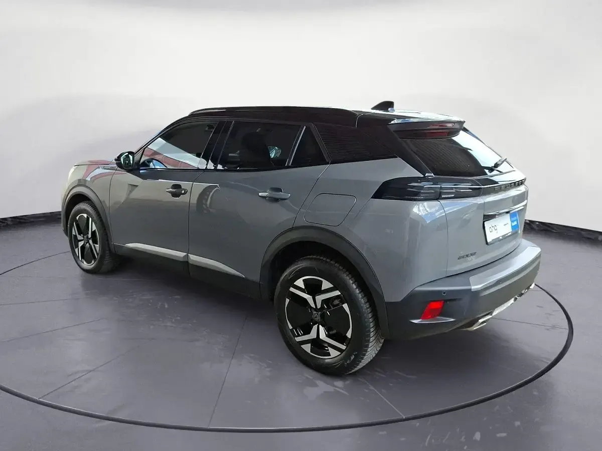 Gebraucht Peugeot 2008 GT 131 PS (96 kW) 2024 Grau SUV