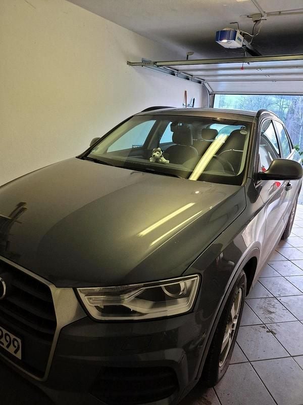 Grau Gebraucht 2017 Audi Q3 Comfort SUV | 12.500 € (Superpreis) - Bild 1/2