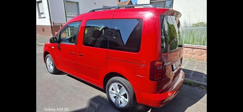 Gebraucht VW Caddy Comfortline 131 PS (96 kW) 2020 Rot Van / Kleinbus