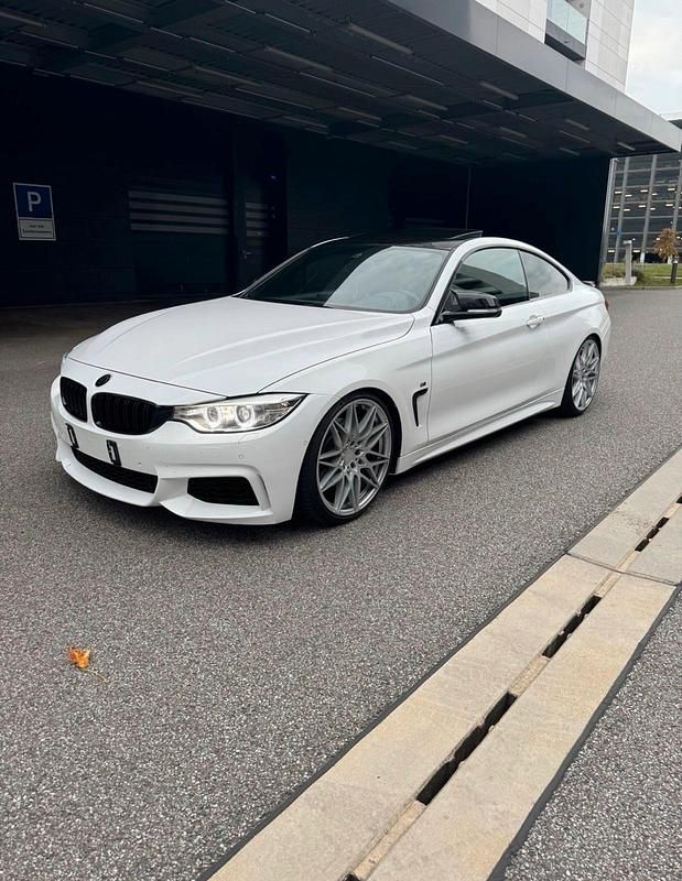 Weiß Gebraucht 2014 BMW 435 M Sport Coupé | 22.999 € (Fairer Preis) - Bild 1/4