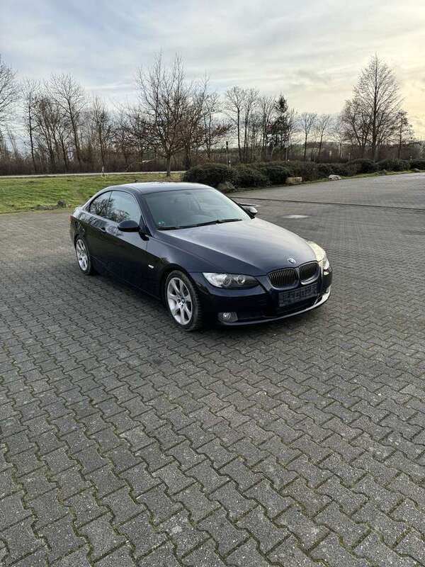 Blau Gebraucht 2007 BMW 330 Coupé | 9.300 € (Fairer Preis) - Bild 1/4