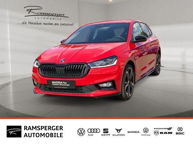 Rot (velvetrot premium metallic) Gebraucht 2024 Skoda Fabia Monte Carlo Limousine | 25.990 € (Fairer Preis) - Bild 1/4