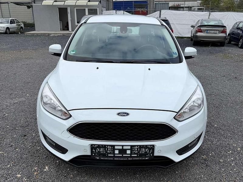 Weiß Gebraucht 2016 Ford Focus Trend Kombi | 7.900 € (Superpreis) - Bild 1/4