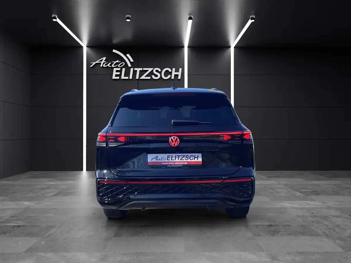 Neu VW Tayron R-line 177 PS (130 kW) 2026 Grenadillschwarz metallic SUV