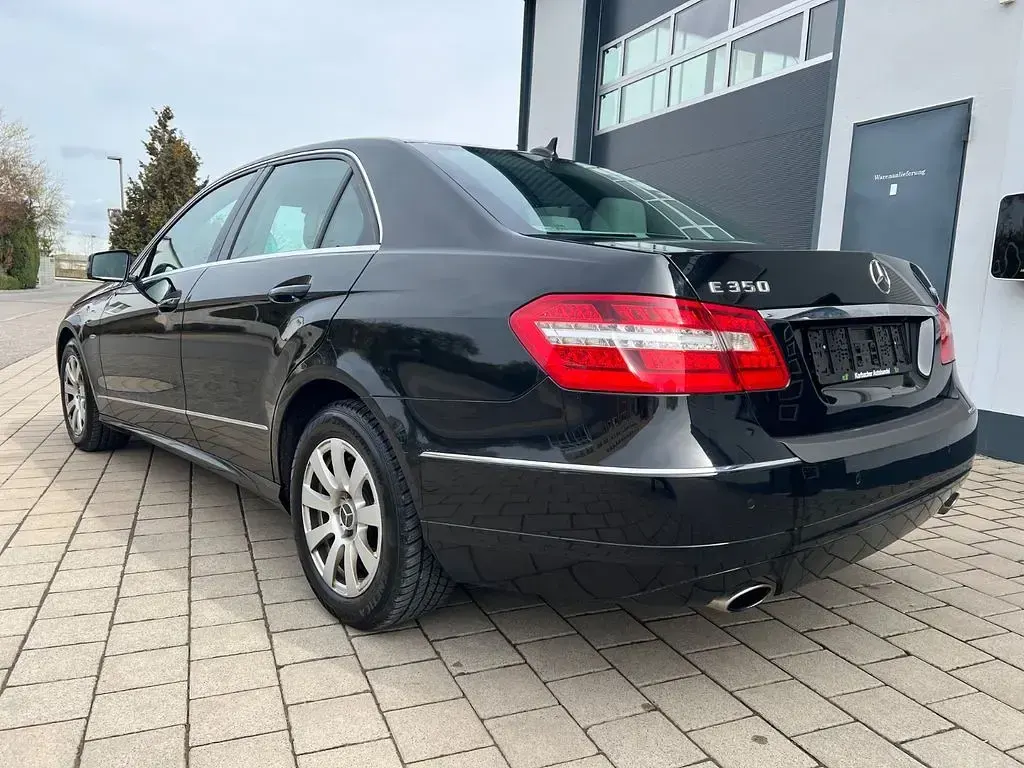 Gebraucht Mercedes E350 292 PS (214 kW) 2010 Schwarz Limousine