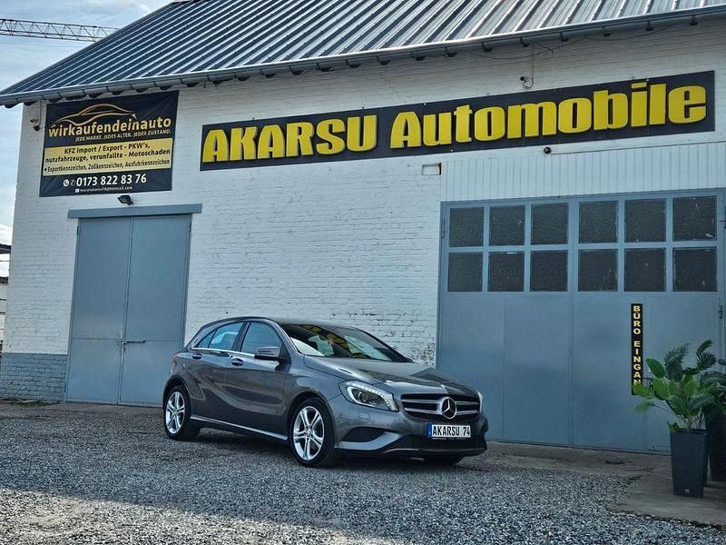 Gebraucht Mercedes A180 109 PS (80 kW) 2013 Grau Limousine