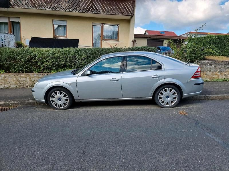 Gebraucht Ford Mondeo 145 PS (106 kW) 2006 Silber Limousine