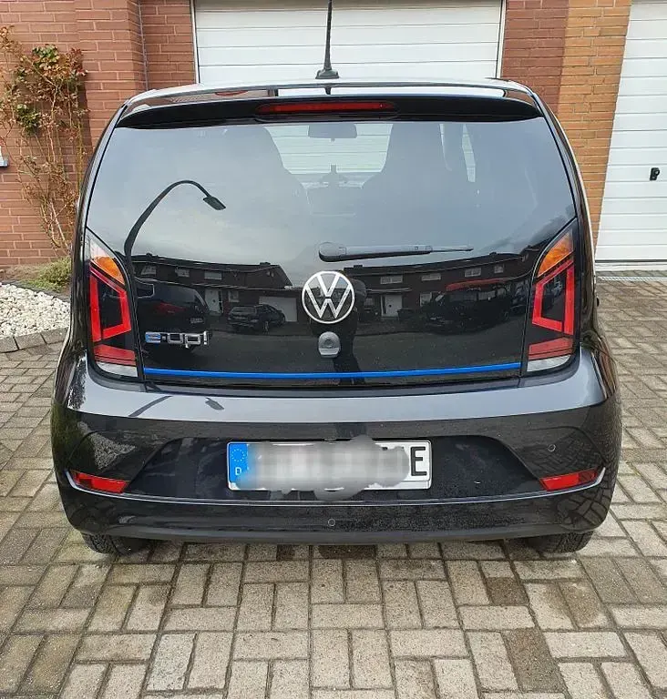 Gebraucht VW e-up! Style 61 kW (83 PS) 2020 Schwarz Kleinwagen