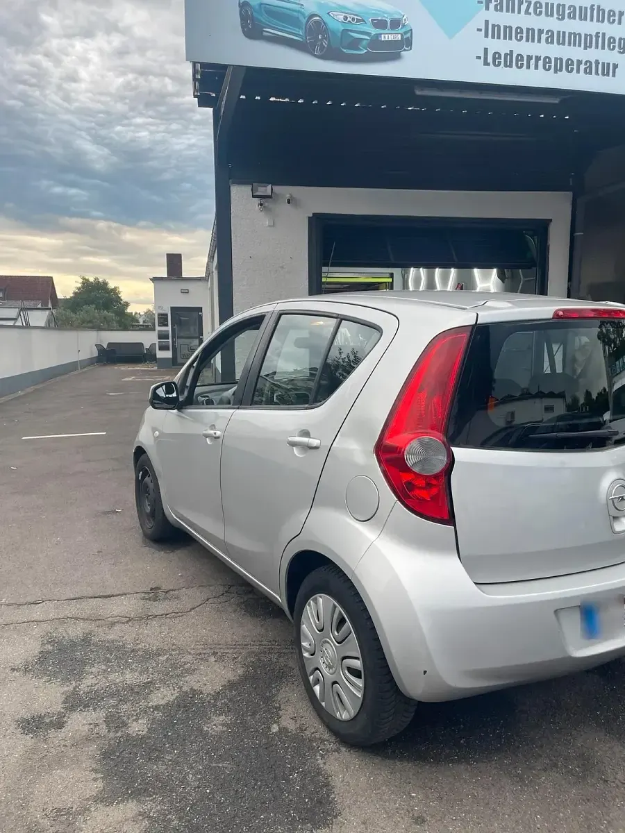Gebraucht Opel Agila 69 PS (50 kW) 2009 Silber Kleinwagen