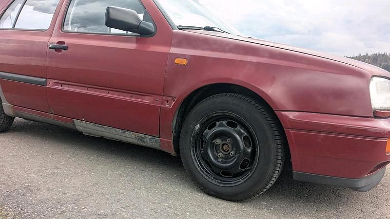 Gebraucht VW Golf III 75 PS (55 kW) 1997 Rot Kleinwagen