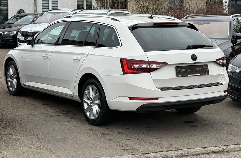 Gebraucht Skoda Superb Style 150 PS (110 kW) 2018 Weiß Kombi