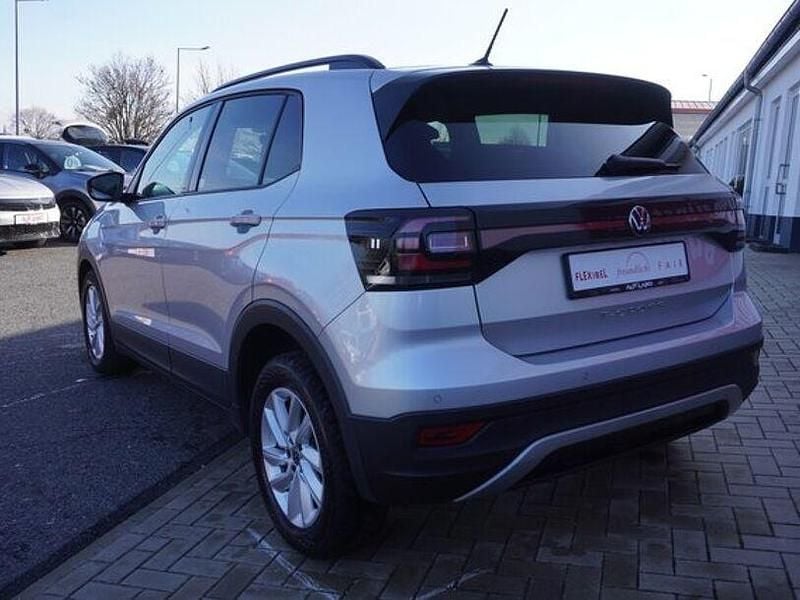 Gebraucht VW T-Cross 110 PS (80 kW) 2023 Reflexsilbermet. SUV