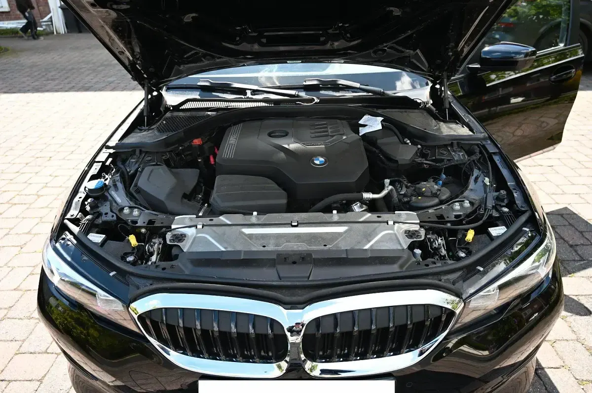 Gebraucht BMW 318 Advantage 156 PS (114 kW) 2021 Schwarz Kombi