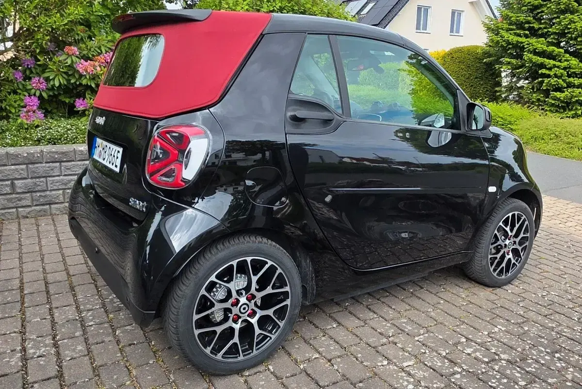 Gebraucht Smart ForTwo Coupé 60 kW (82 PS) 2022 Schwarz Cabrio