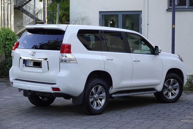 Gebraucht Toyota Land Cruiser 190 PS (139 kW) 2013 Weiß SUV