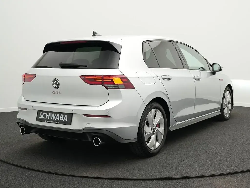 Usata VW Golf VIII GTI 245 CV (180 kW) 2022 Argento Berlina