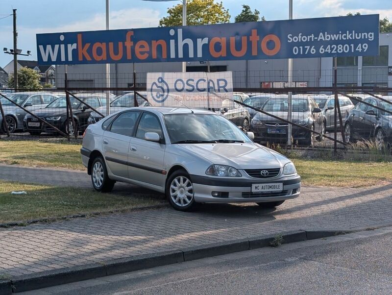 Silber Gebraucht 2003 Toyota Avensis Style Limousine | 2.699 € (Guter Preis) - Bild 1/4