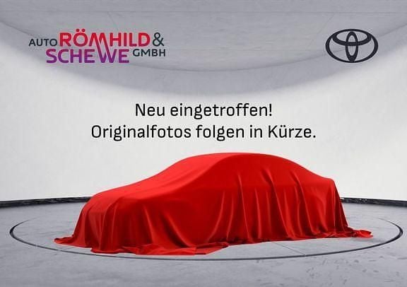 Grau Gebraucht 2021 Toyota Yaris Hybrid Basis Limousine | 20.490 € (Etwas zu teuer) - Bild 1/2