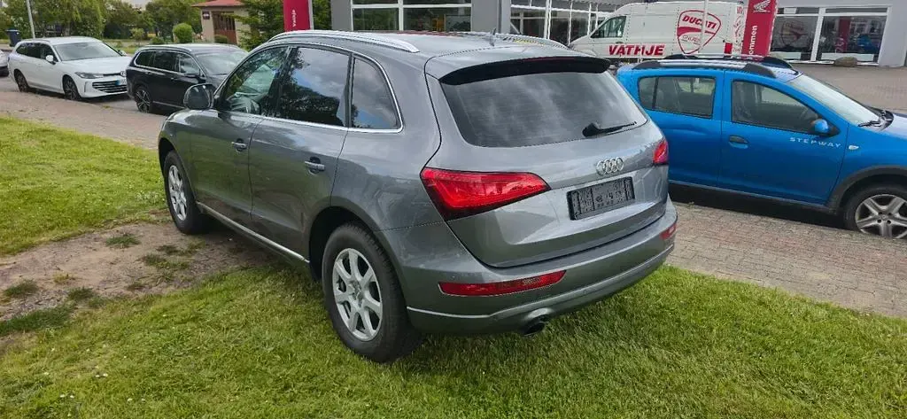 Używany Audi Q5 Design 177 KM (130 kW) 2013 Szary SUV