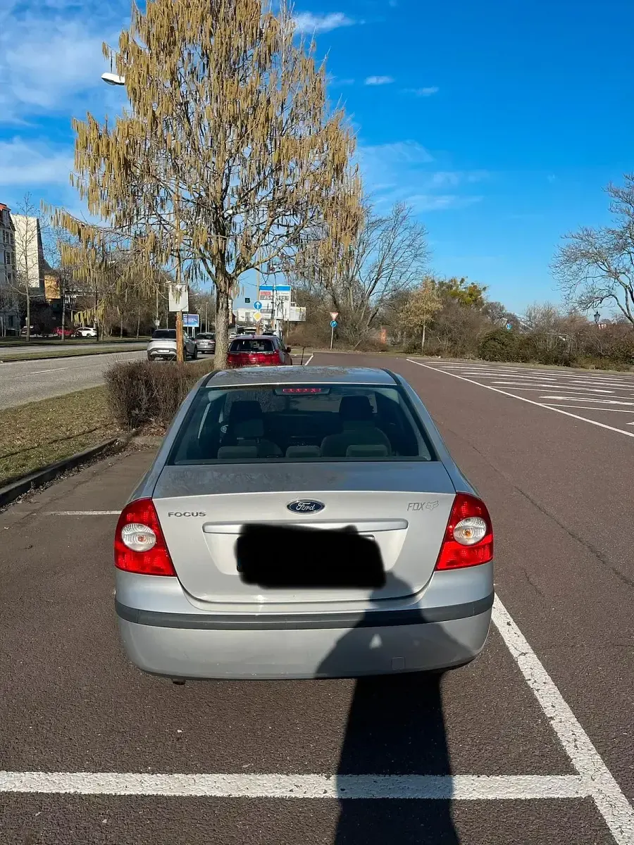 Usata Ford Focus 115 CV (84 kW) 2005 Argento Berlina