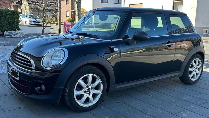 Schwarz Gebraucht 2011 Mini Cooper D Kleinwagen | 3.500 € (Fairer Preis) - Bild 1/4