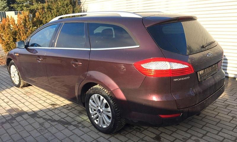 Gebraucht Ford Mondeo Titanium 145 PS (106 kW) 2009 Violet Kombi