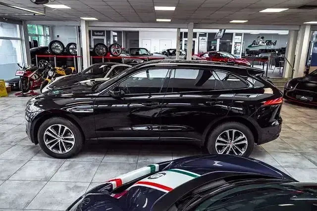 Gebraucht Jaguar F-Pace R-Sport 445 PS (327 kW) 2017 Schwarz SUV