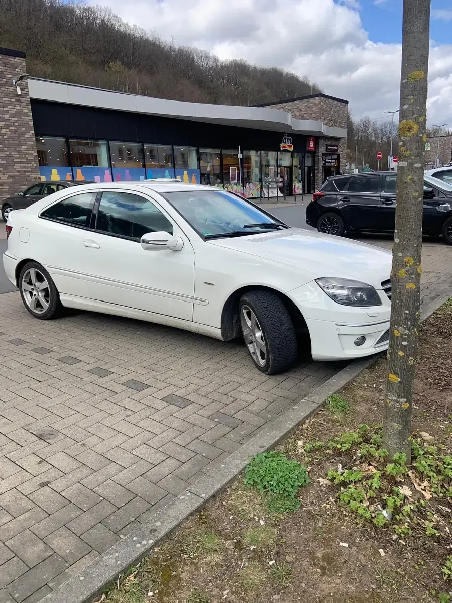 Gebraucht Mercedes CLC350 272 PS (200 kW) 2008 Weiß Coupé