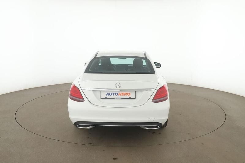Gebraucht Mercedes C180 Avantgarde 156 PS (114 kW) 2019 Weiß Limousine