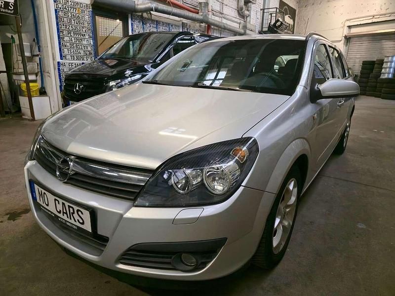 Gebraucht Opel Astra Edition 105 PS (77 kW) 2005 Silber Kombi