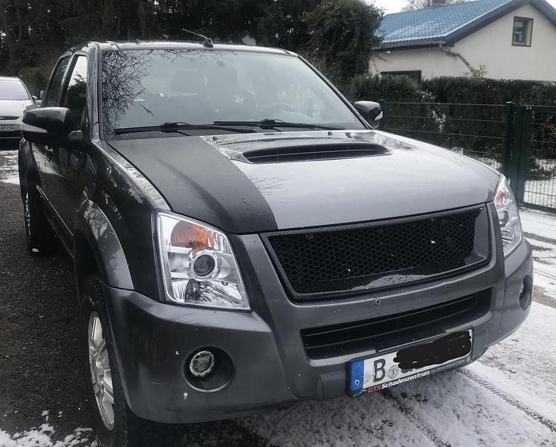 Gebraucht Isuzu D-Max 163 PS (119 kW) 2010 Grau Pickup