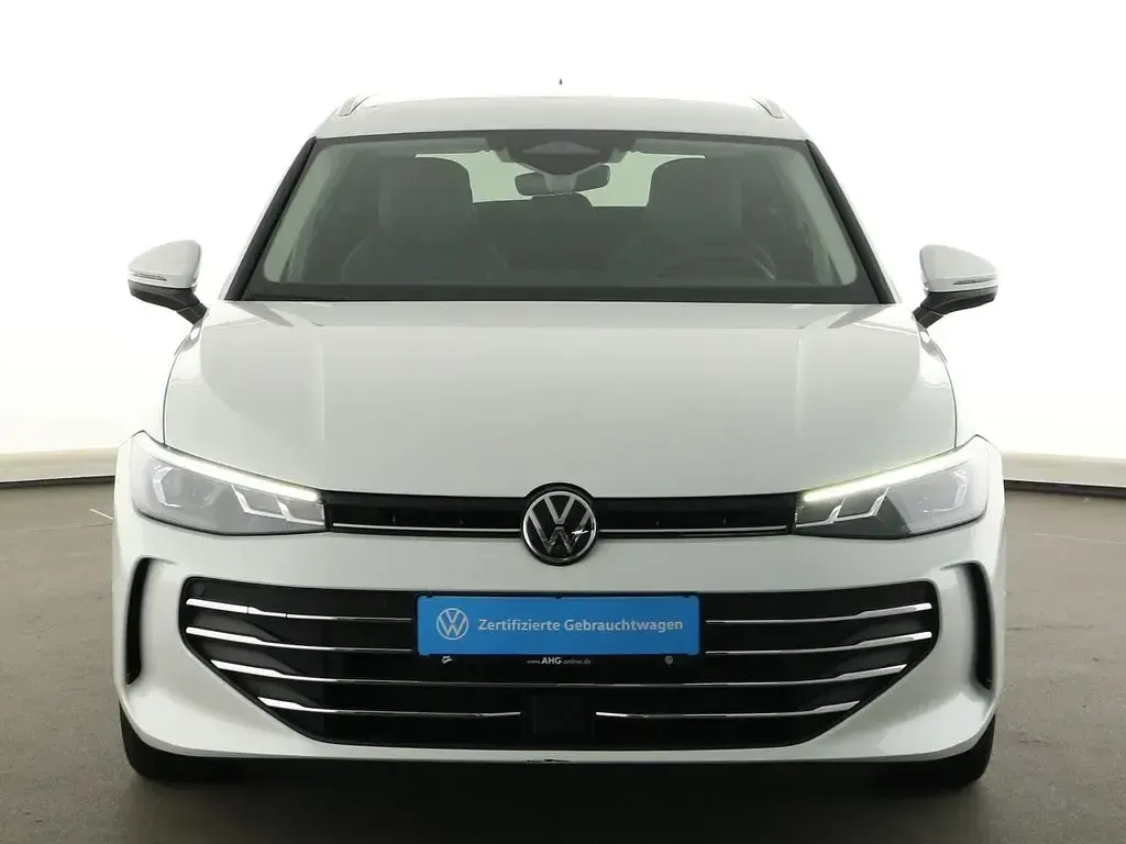 Gebraucht VW Passat Business 150 PS (110 kW) 2025 Oryxweiß perlmutteffekt Kombi