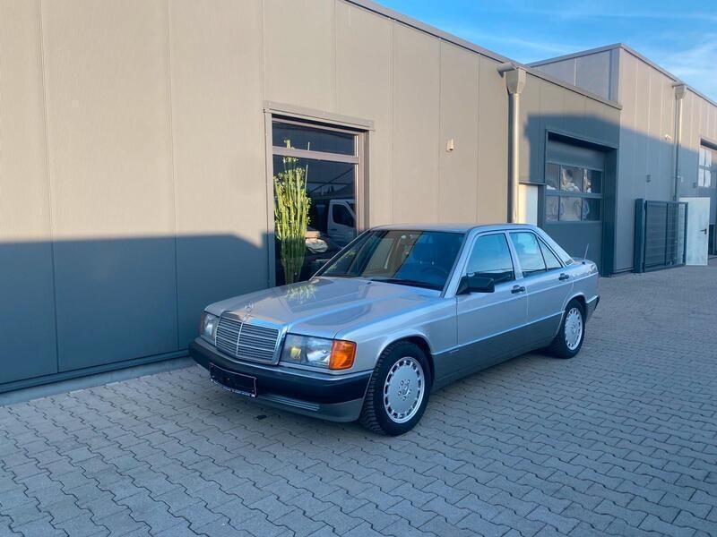 Silber Gebraucht 1990 Mercedes 190 Sportline Limousine | 9.799 € - Bild 1/4