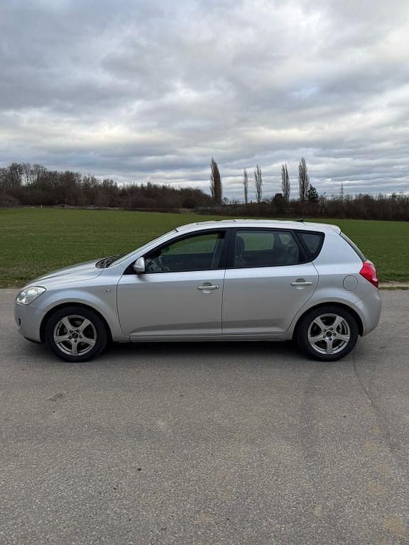 Gebraucht Kia Ceed EX 126 PS (92 kW) 2007 Grau Kleinwagen