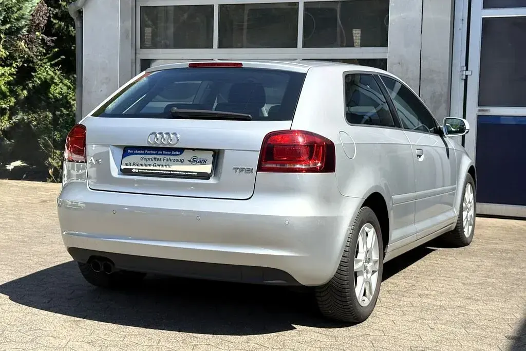 Gebraucht Audi A3 Attraction 125 PS (91 kW) 2011 Silber Kleinwagen