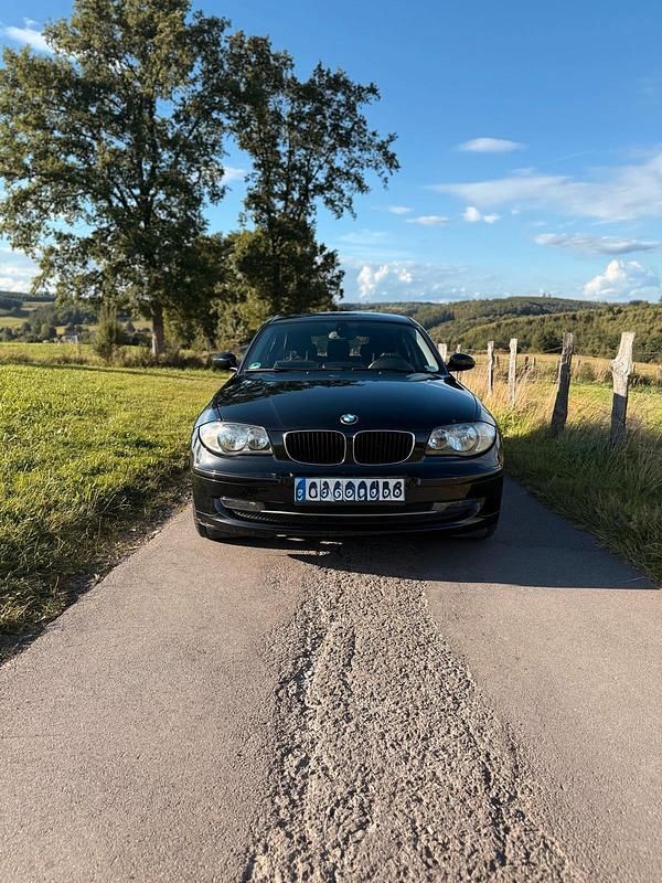 Schwarz Gebraucht 2009 BMW 118 M Sport Kleinwagen | 2.999 € (Superpreis) - Bild 1/4