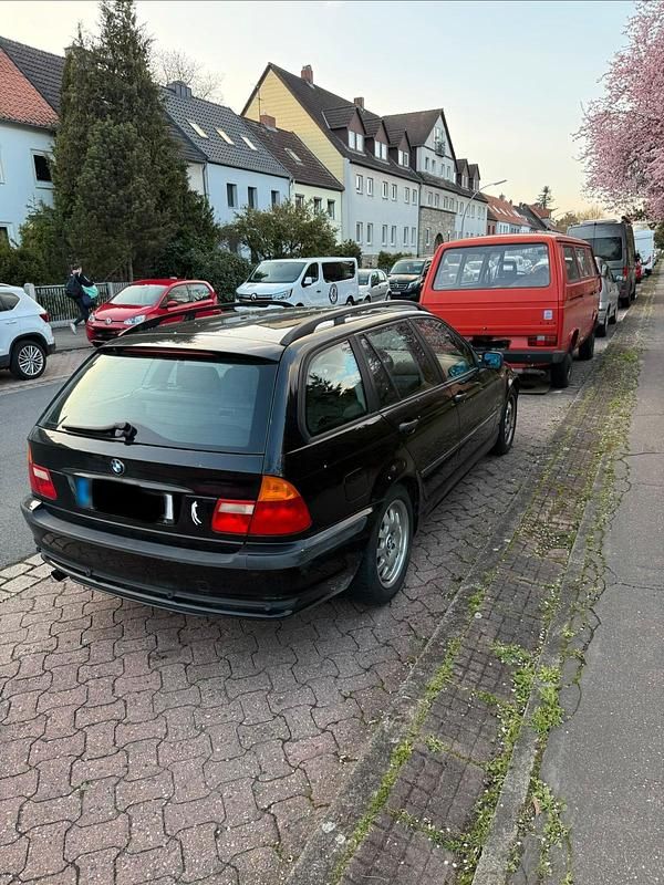 Gebraucht BMW 318 150 PS (110 kW) 2004 Schwarz Kombi