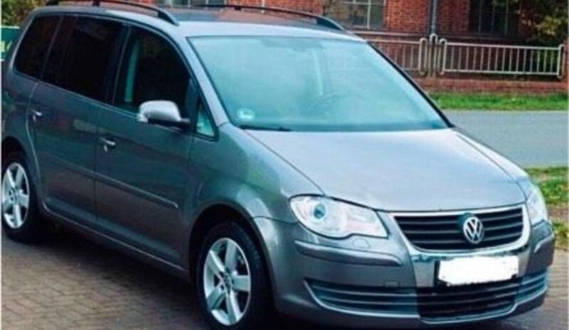 Grau Gebraucht 2008 VW Touran United Van / Kleinbus | 6.500 € (Teuer) - Bild 1/4