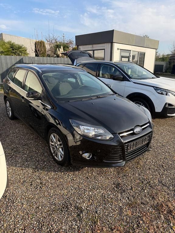 Gebraucht Ford Focus Titanium 116 PS (85 kW) 2015 Schwarz Limousine