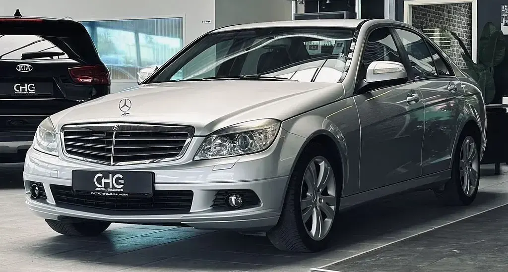Gebraucht Mercedes C180 156 PS (114 kW) 2008 Iridiumsilber  lack Limousine