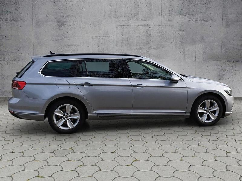 Gebraucht VW Passat Business 200 PS (147 kW) 2022 Pyritsilber metallic Kombi