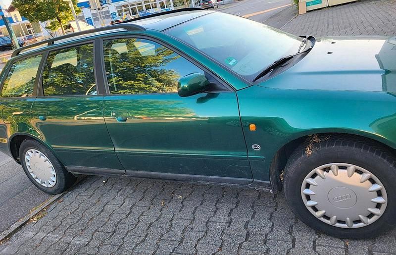 Grün Gebraucht 1997 Audi A4 Kombi | 250 € (Superpreis) - Bild 1/4
